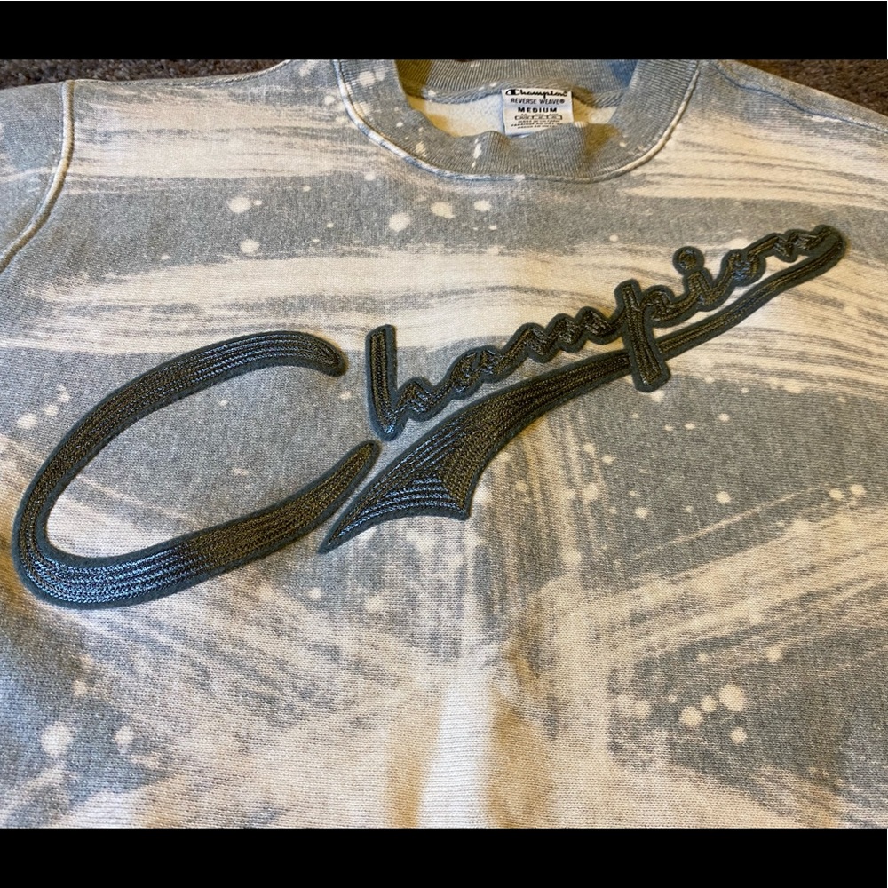 Champion Sweatshirt - Picture 4 of 4